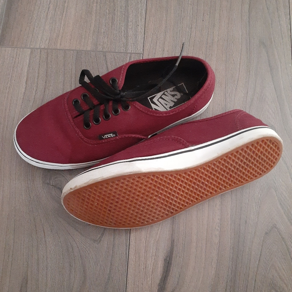 VANS - Picture 2 of 6
